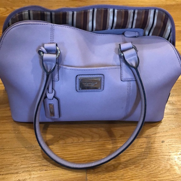 Tignanello Handbags - Tignanello Pocketbook
